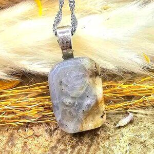 Nature Labradorite Carved Flashy Rose Portrait Pendant Necklace